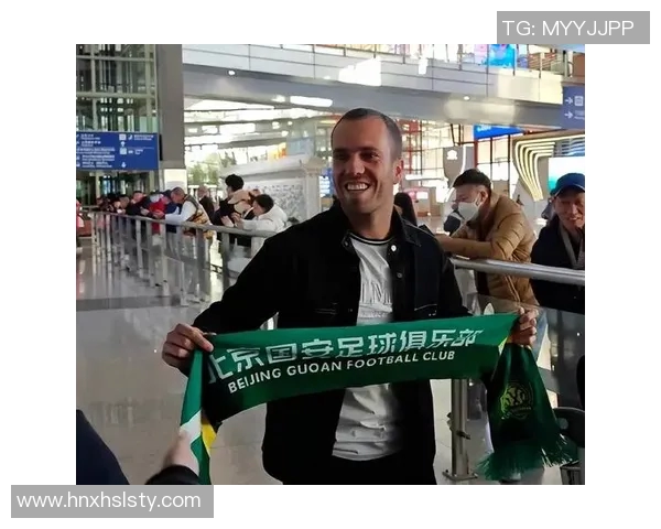 足球明星圣诞节礼物推荐 送给球迷和爱好者的完美选择